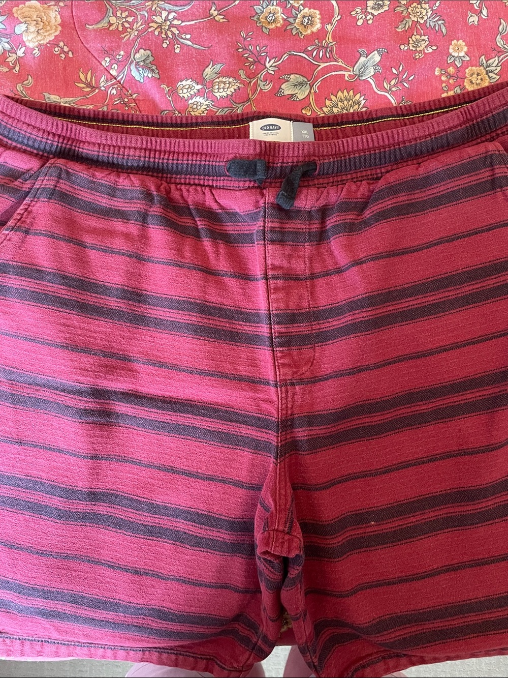 Men's Casual Striped Drawstring Shorts - Berry and black. Old Navy XXL